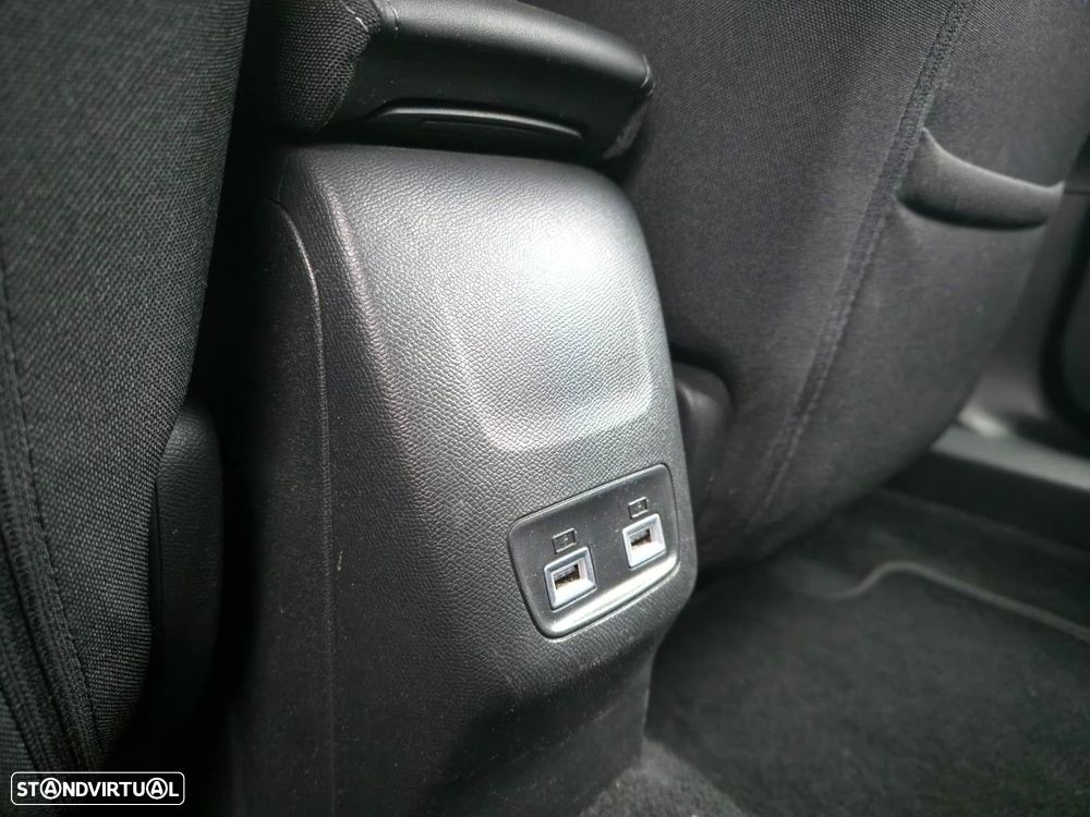 Peugeot 2008 1.2 PureTech Active Pack EAT8 - 6