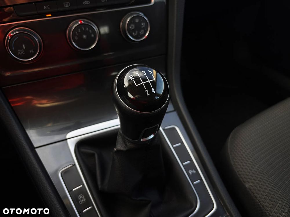 Volkswagen Golf 1.6 TDI BMT Comfortline - 10