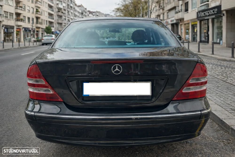 Mercedes-Benz C 200 - 5