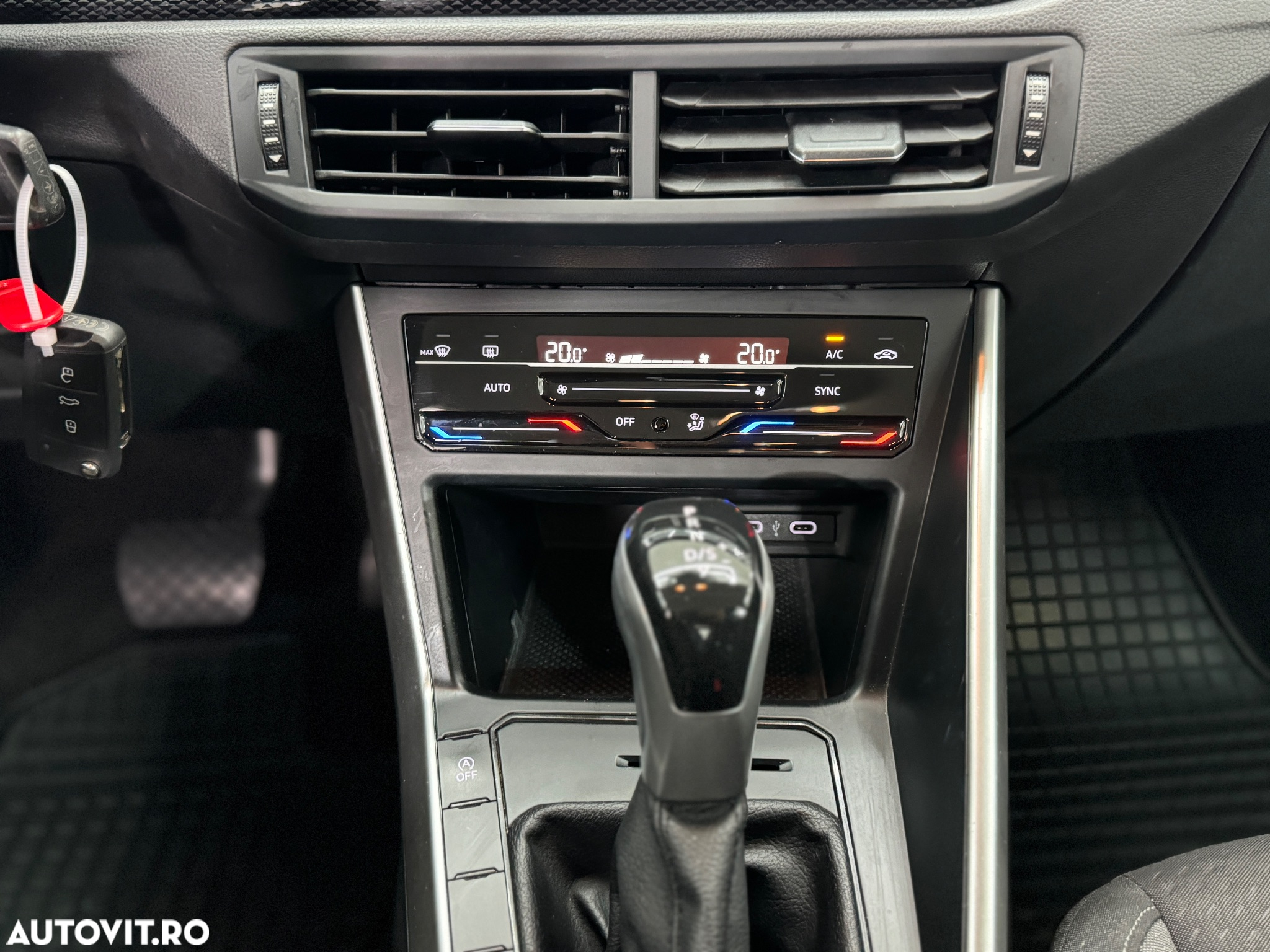 Volkswagen Polo 1.0 TSI DSG Life - 14