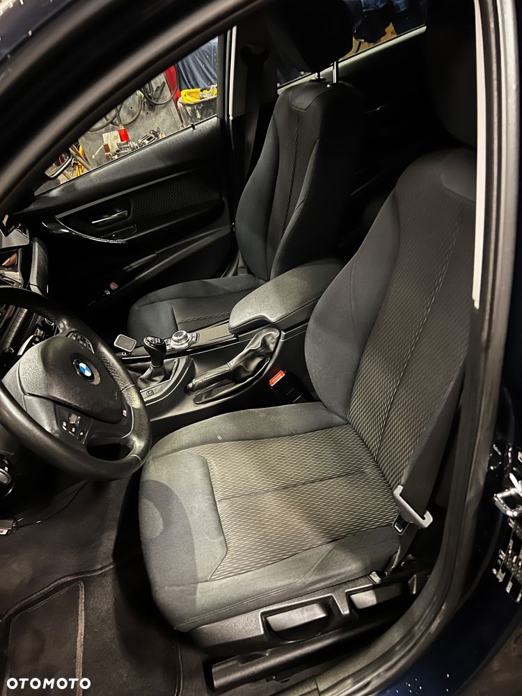BMW Seria 3 320d - 19