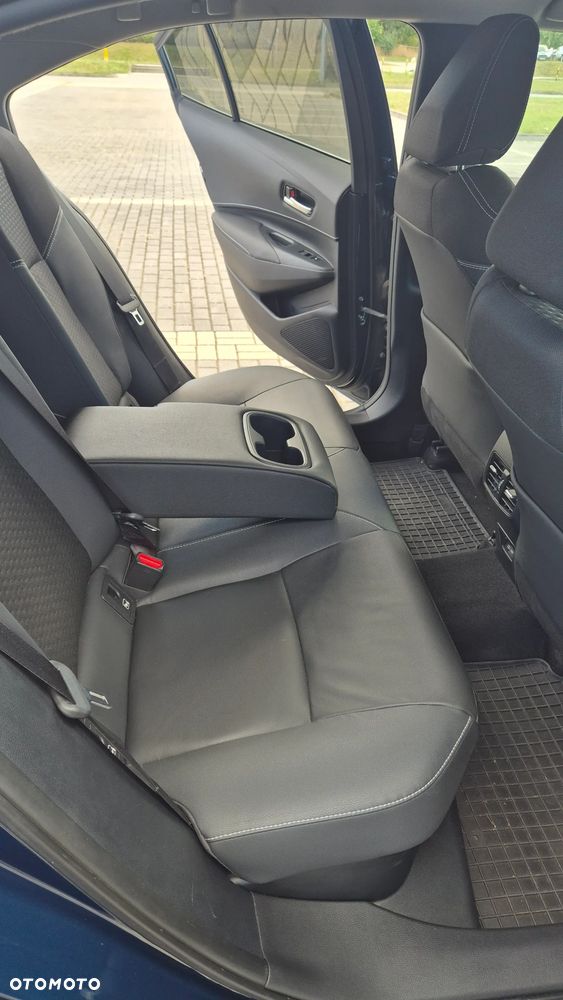 Toyota Corolla 1.8 Hybrid Executive - 11