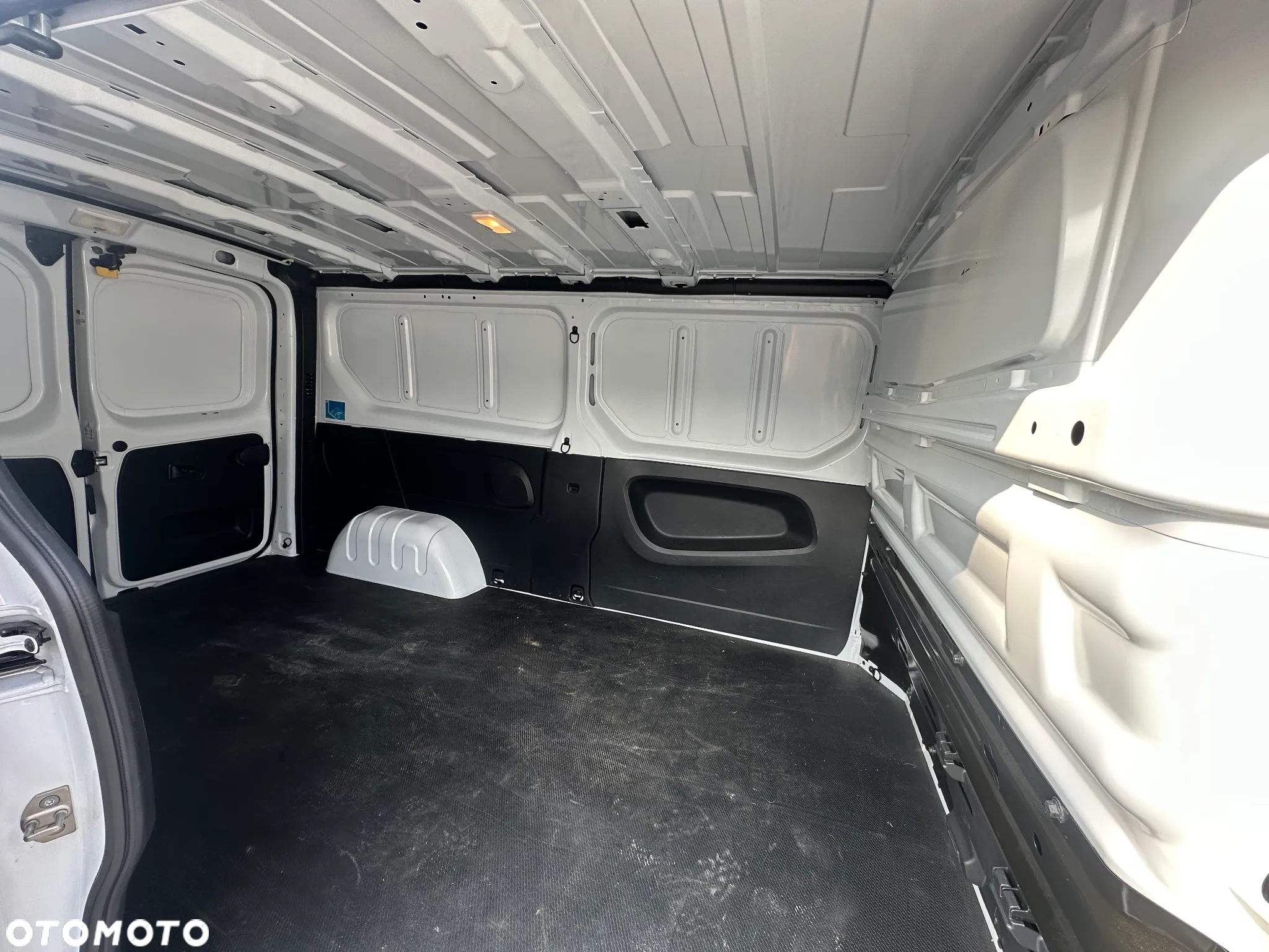 Renault Trafic - 10