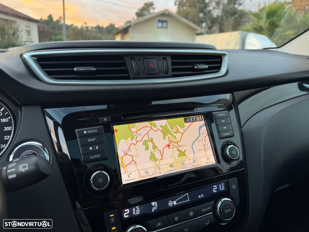 Nissan Qashqai 1.5 dCi N-Connecta J18 - 13