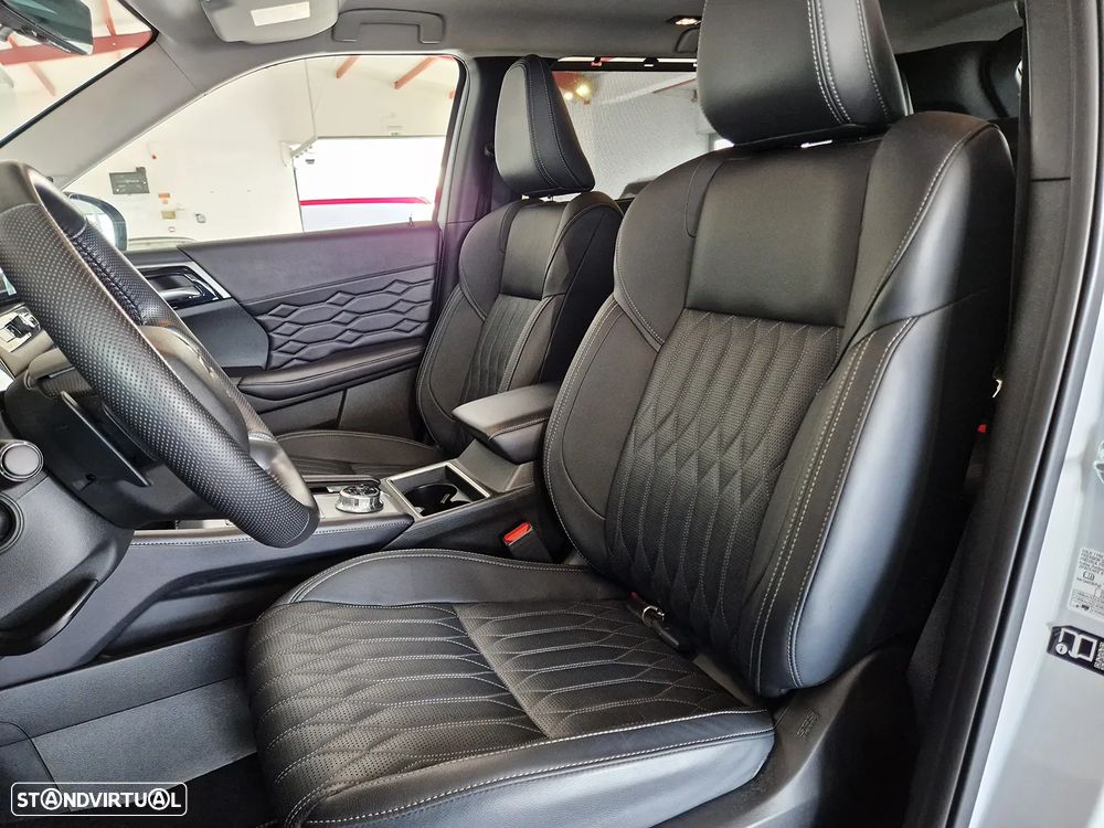 Mitsubishi Outlander 2.4 PHEV Instyle - 25