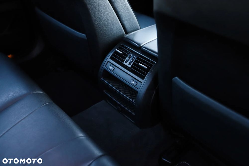 BMW Seria 5 528i xDrive - 8