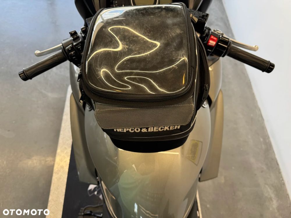 Yamaha FJR - 29