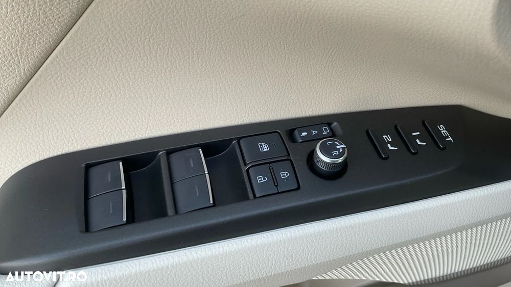 Toyota Camry 2.5 Hybrid Exclusive - 34