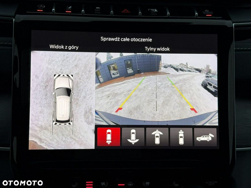 Jeep Grand Cherokee - 32