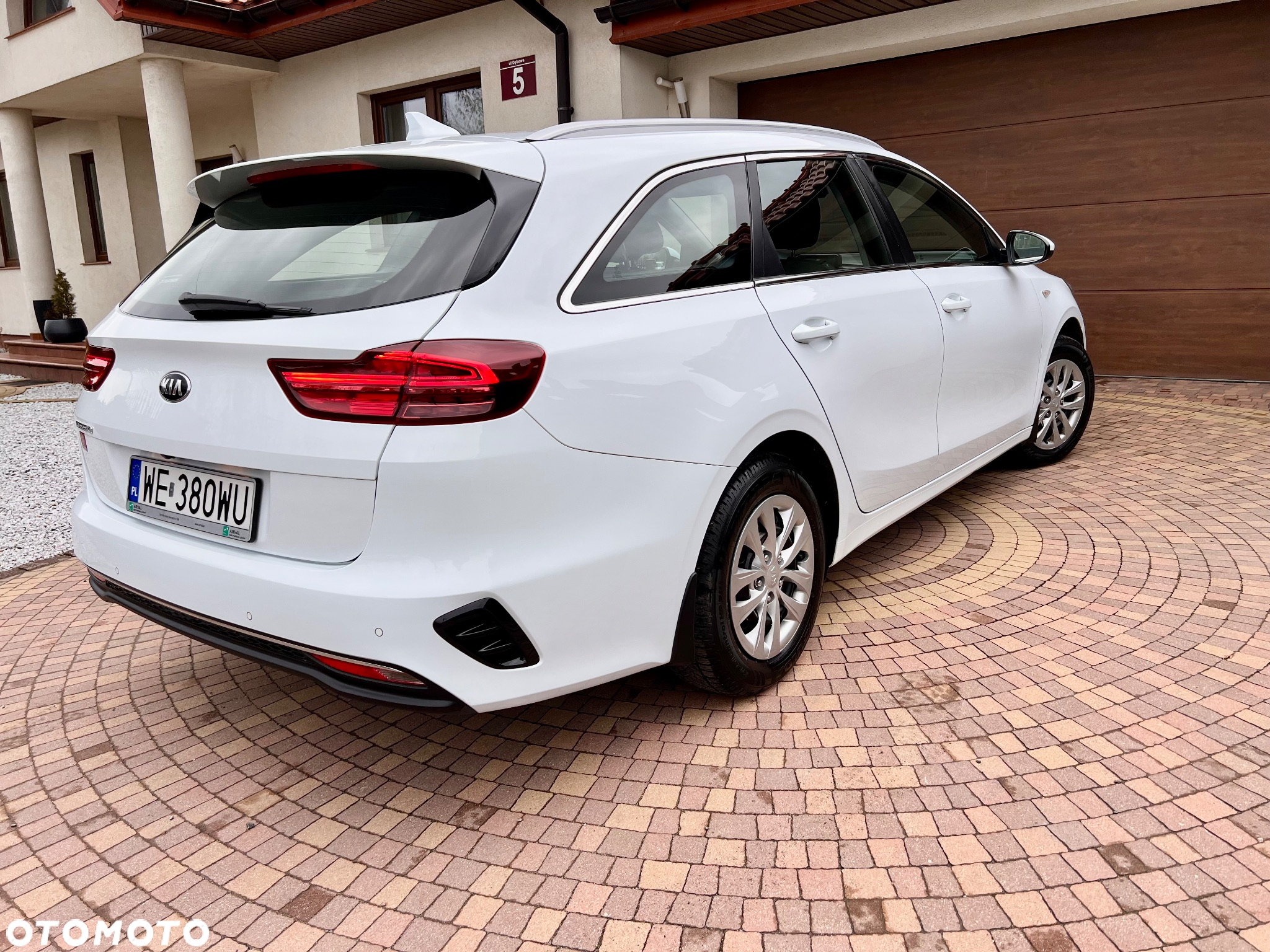 Kia Ceed 1.6 CRDi SCR M - 32