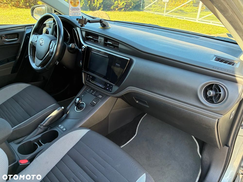 Toyota Auris Hybrid 135 Prestige - 10