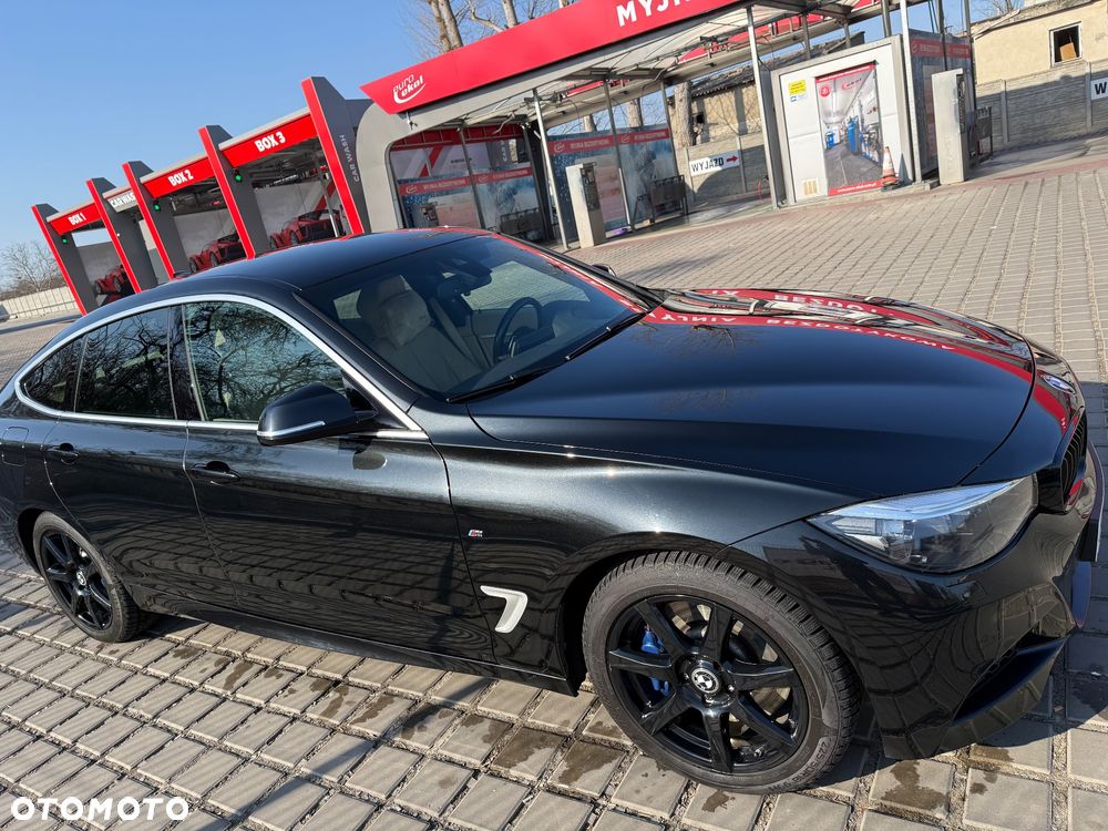 BMW Seria 3 330i xDrive M Sport - 24