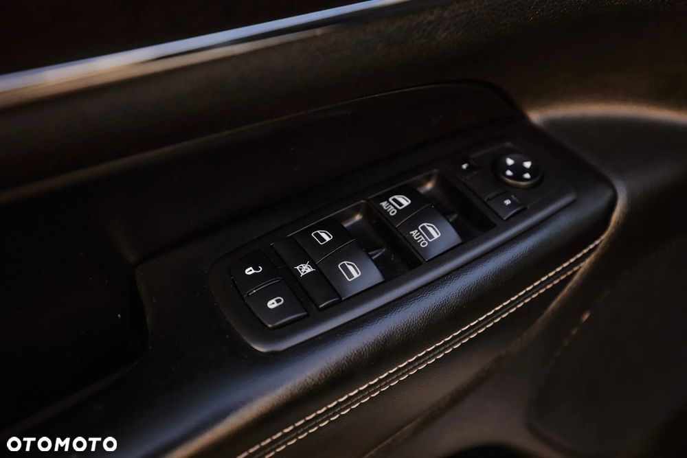 Jeep Grand Cherokee - 14