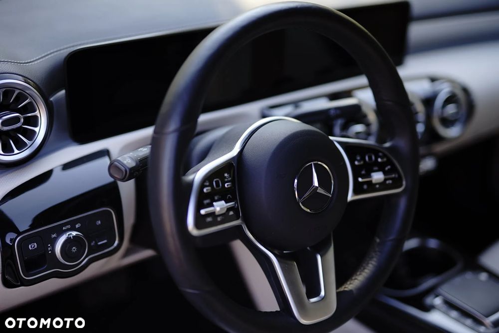 Mercedes-Benz CLA 250 4Matic 7G-DCT AMG Line - 18