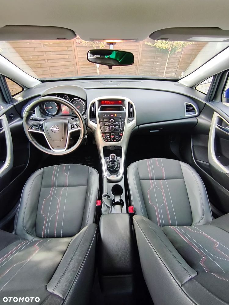 Opel Astra 1.4 150 Jahre - 13