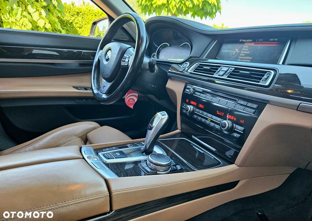 BMW Seria 7 740d - 8