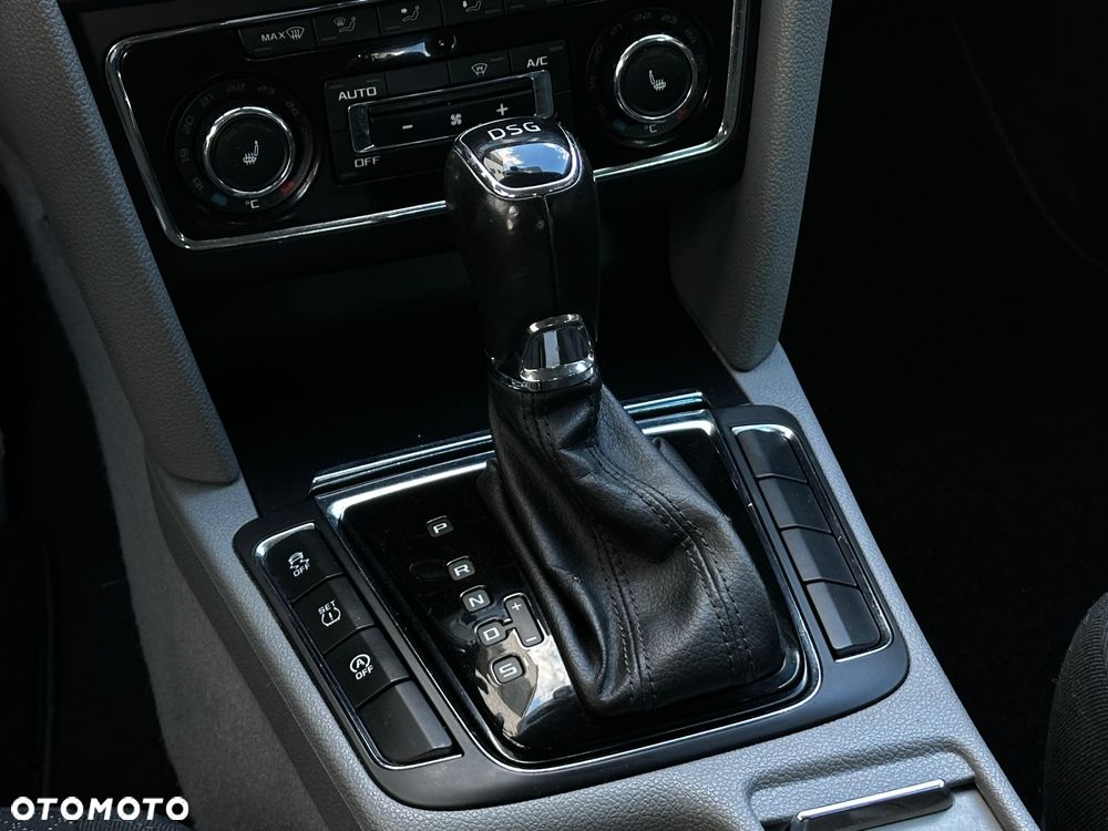 Skoda Superb 2.0 TDI Green tec DSG Elegance - 19