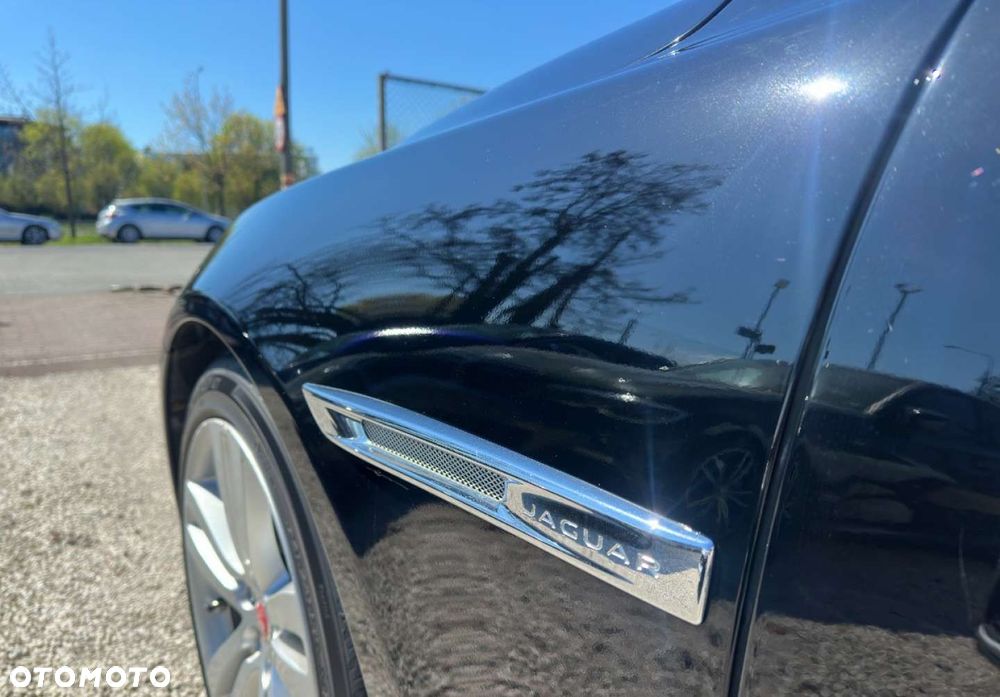 Jaguar XJ - 10
