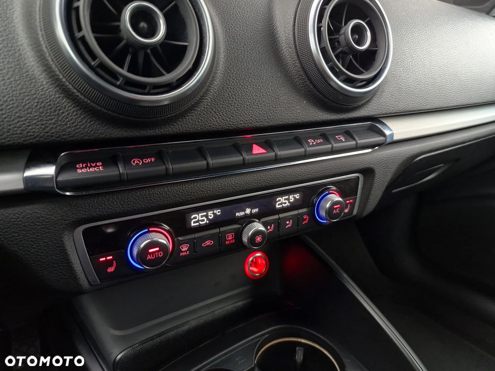 Audi A3 Sportback 1.4 TFSI S line Sportpaket - 29