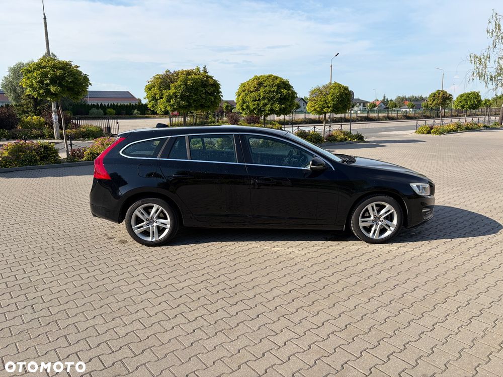 Volvo V60 D4 Momentum - 4