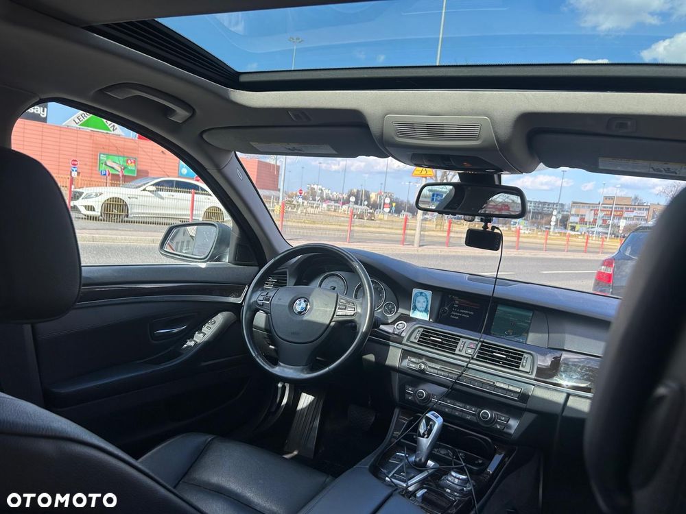 BMW Seria 5 528i xDrive Luxury Line - 17