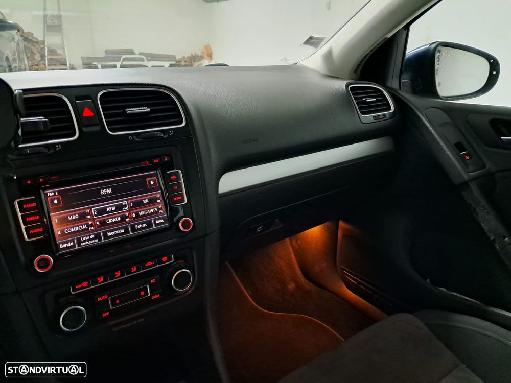 VW Golf 1.6 TDi Highline - 16