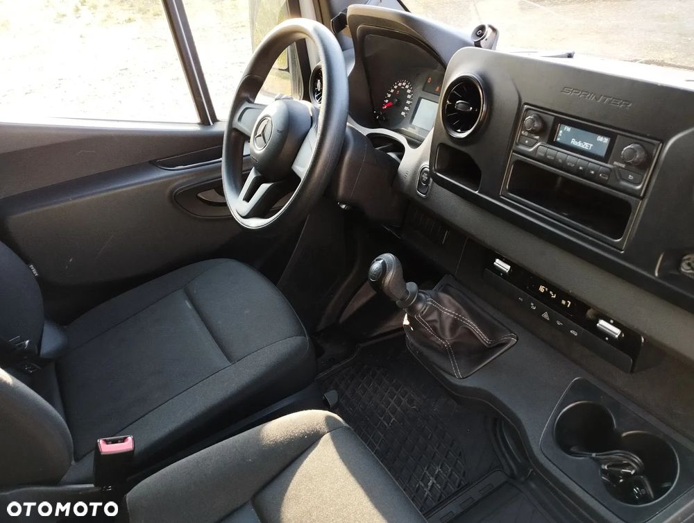 Mercedes-Benz Sprinter - 8