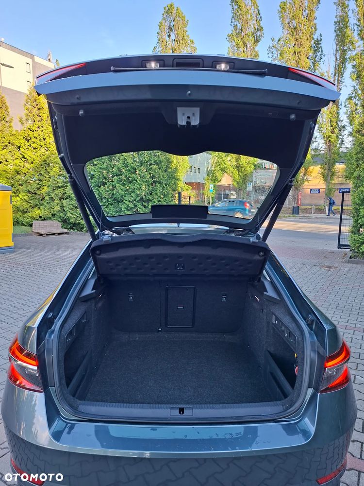 Skoda Superb 2.0 TDI SCR Ambition DSG - 9