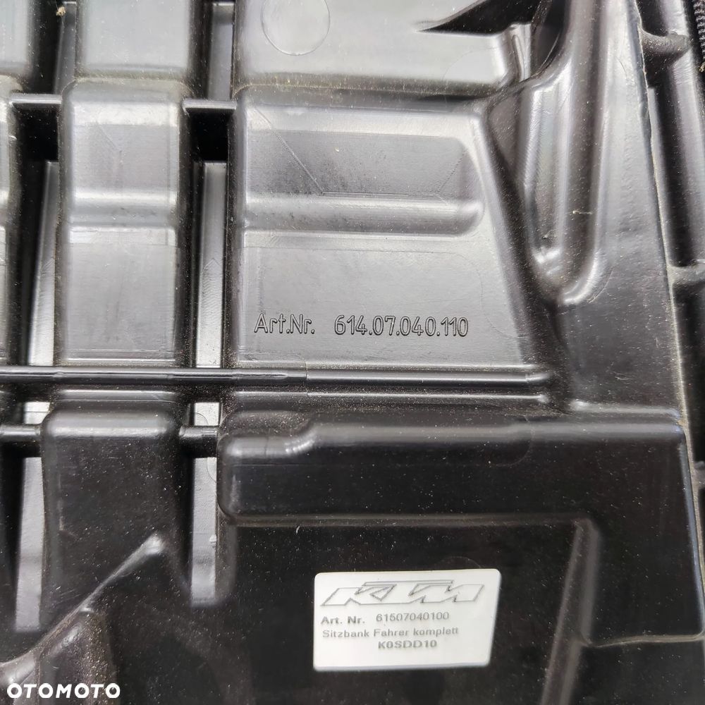 Kanapa, fotel przód, siedzenie kierowcy KTM 1290 Super Duke GT - 17
