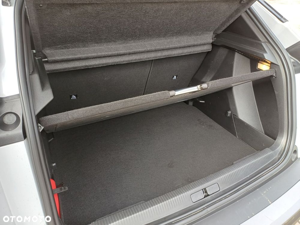 Peugeot 2008 1.2 PureTech Allure S&S EAT8 - 34