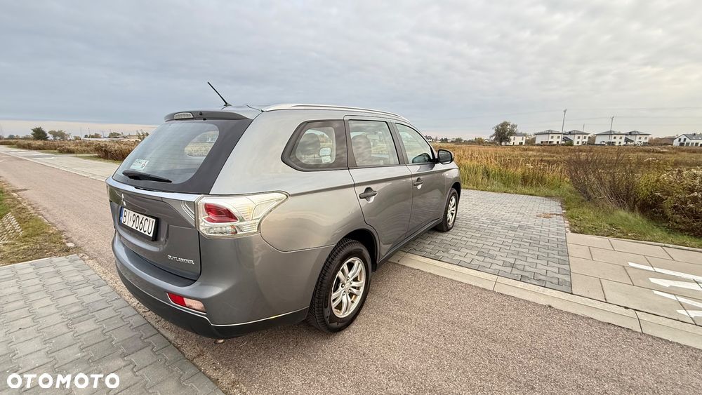 Mitsubishi Outlander 2.0 Intense 2WD - 12