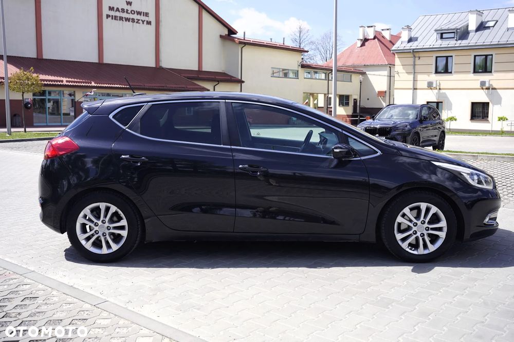 Kia Ceed 1.6 CRDi 128 ISG Spirit - 4