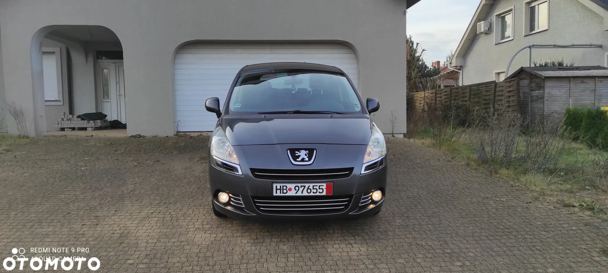 Peugeot 5008 HDI FAP 110 EGS6 Premium - 28