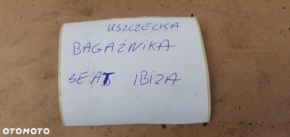 Uszczelka klapy bagażnika Seat Ibiza IV 3D 6J3827705 - 6