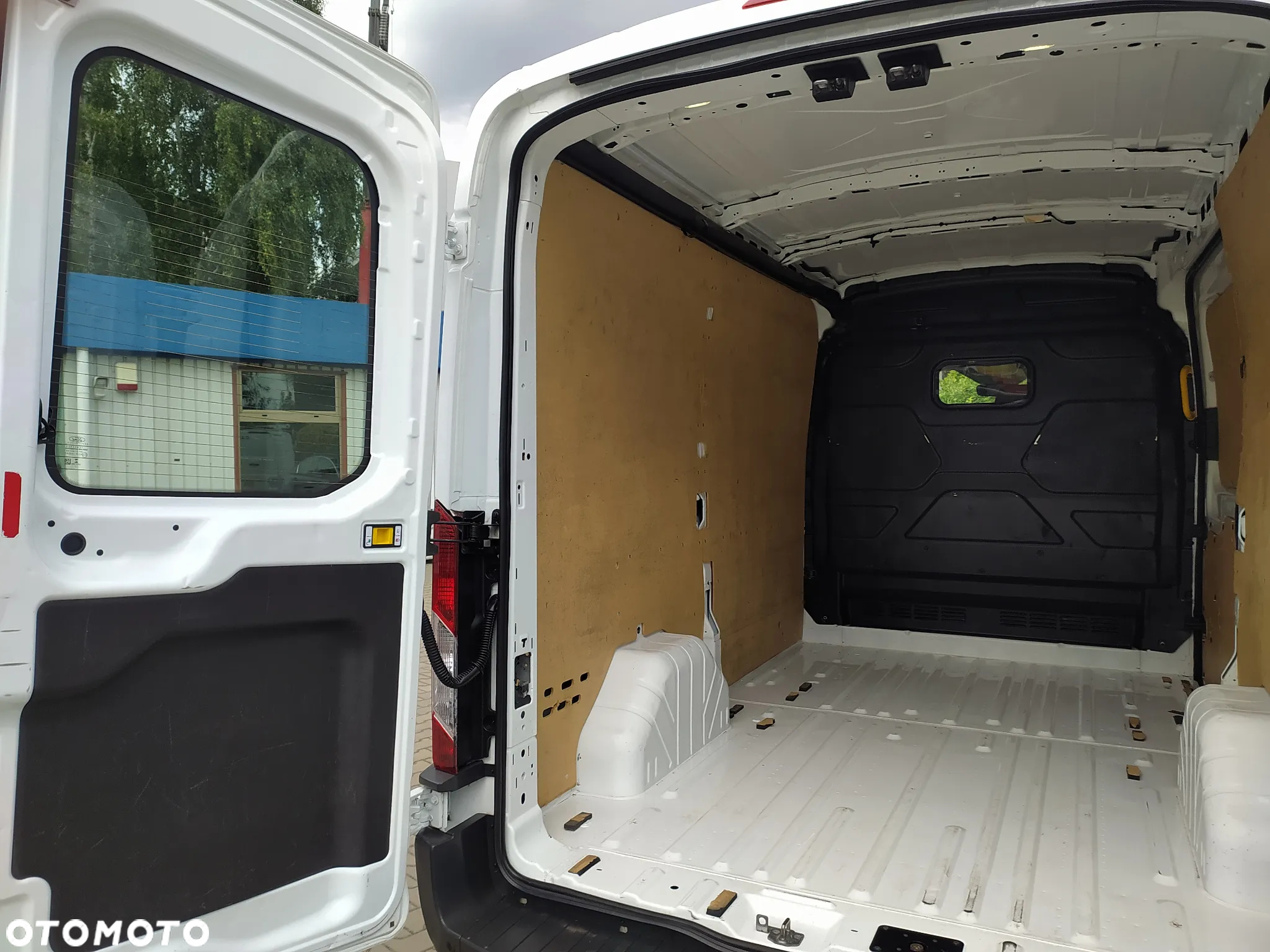 Ford TRANSIT L2 H2 MAŁY PRZEBIEG  GWARANCJA MECHANICZNA 1-ROK  F-VAT 23% - 11