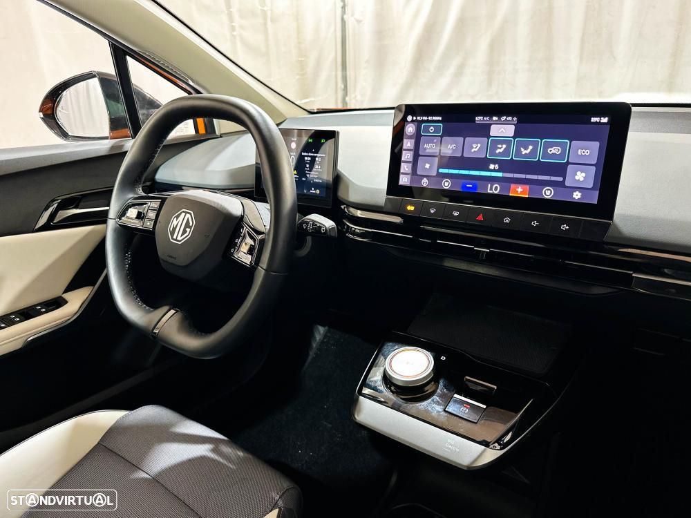 MG MG4 64 kWh Luxury - 33