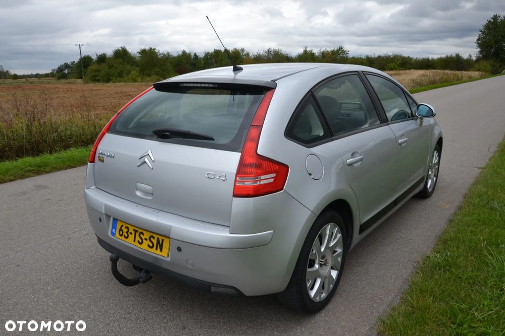 Citroën C4 1.6 16V Confort - 12