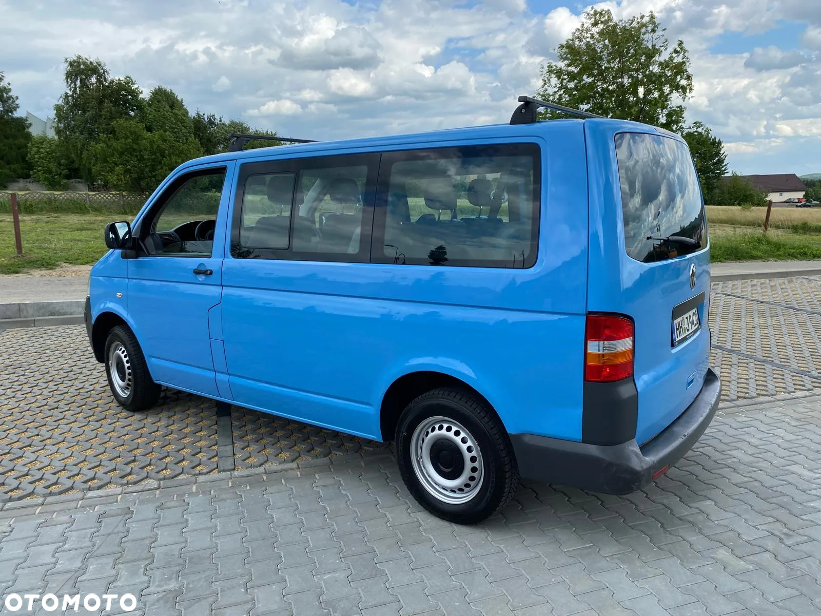 Volkswagen Caravelle - 11