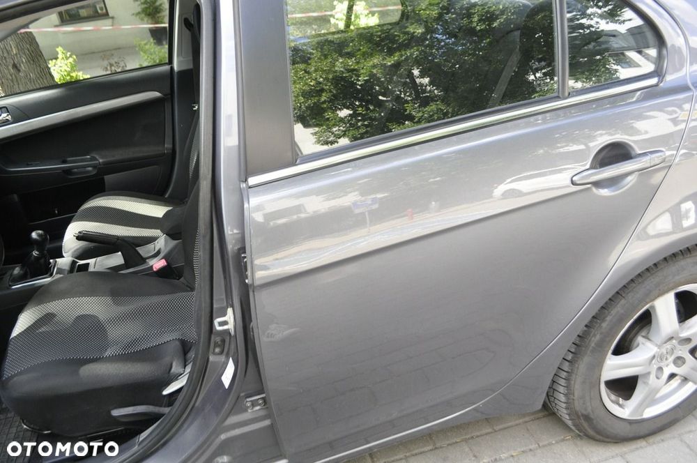Mitsubishi Lancer - 7