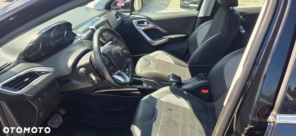 Peugeot 2008 1.2 Pure Tech Allure S&S EAT6 - 16