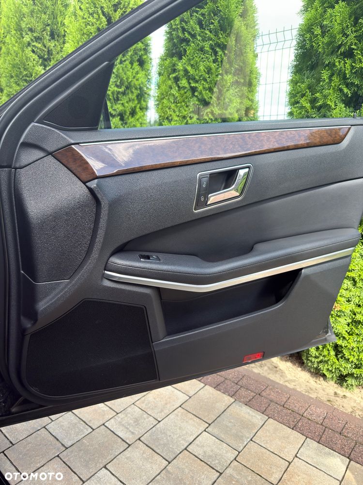 Mercedes-Benz Klasa E 220 CDI BlueEff - 21