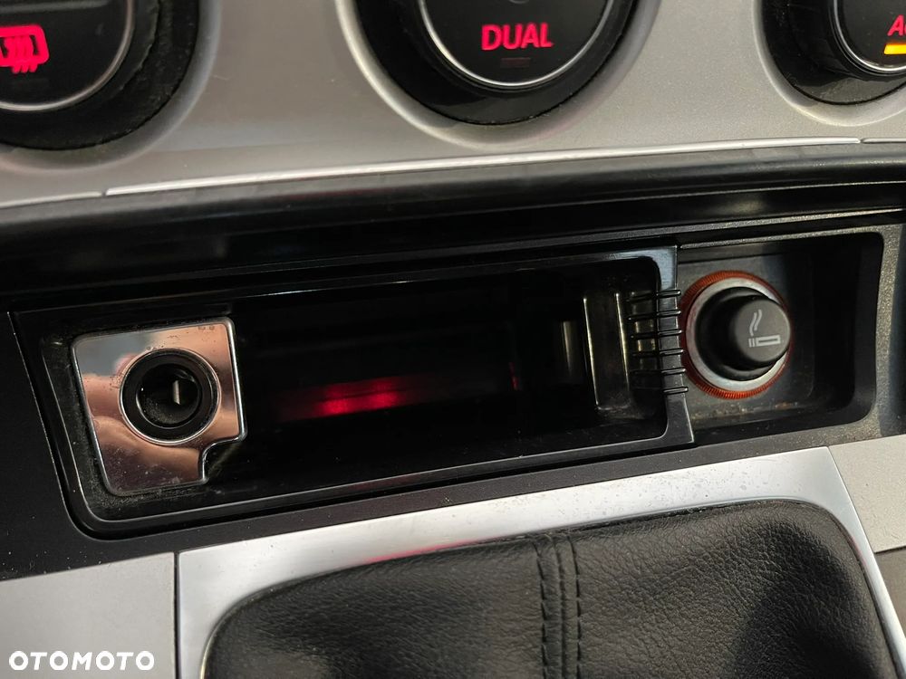 Volkswagen Passat Variant 2.0 TDI DPF BlueMot Comfortline - 19