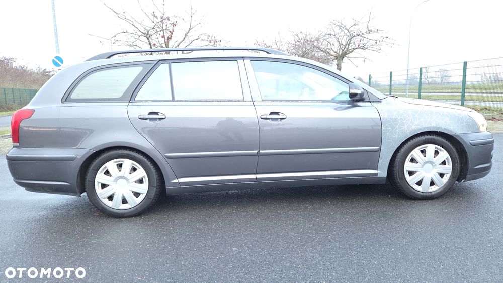 Toyota Avensis 1.8 VVT-i Combi - 7