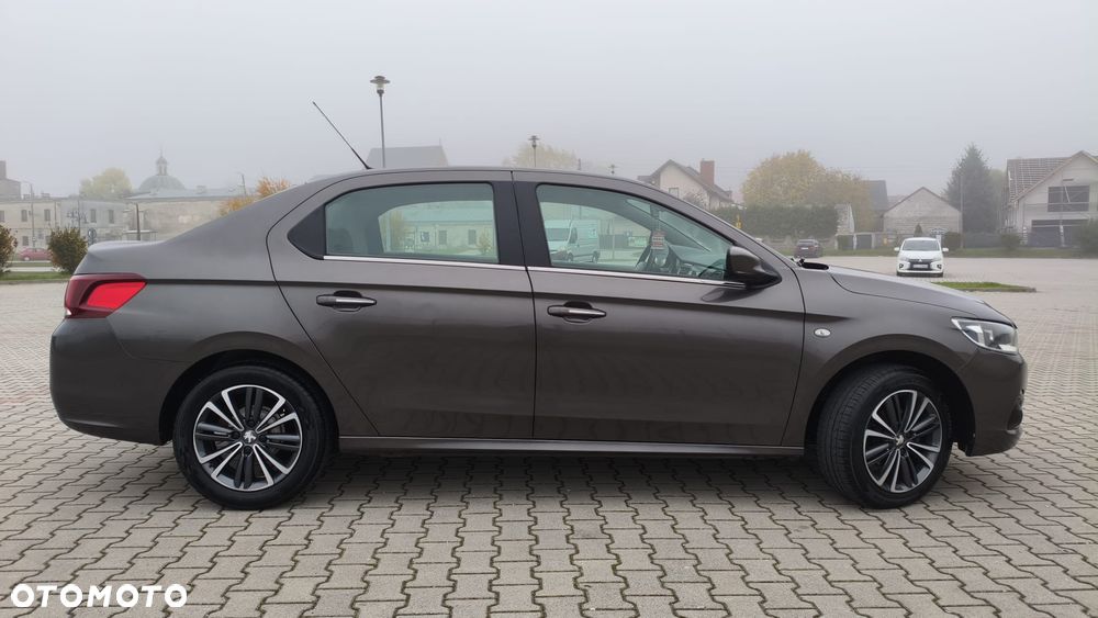 Peugeot 301 - 8