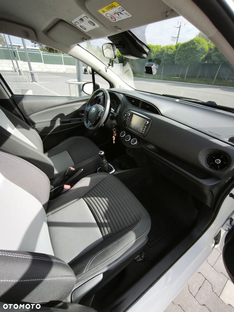 Toyota Yaris 1.5 Premium - 7
