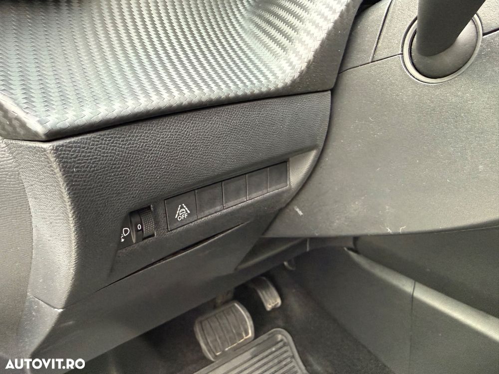 Peugeot 2008 PureTech 130 EAT8 Active - 26