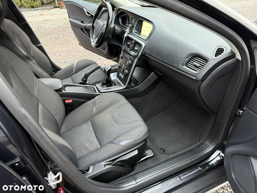 Volvo V40 Cross Country - 14