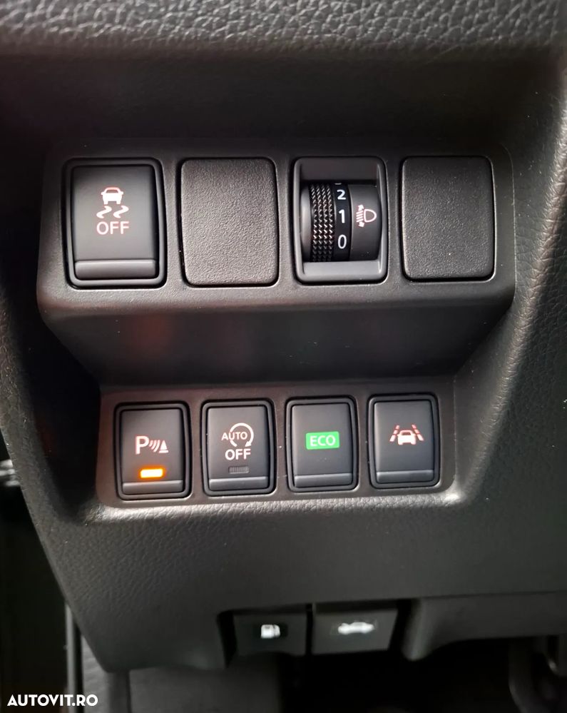 Nissan Qashqai 1.6 DCI Xtronic N-Connecta - 19