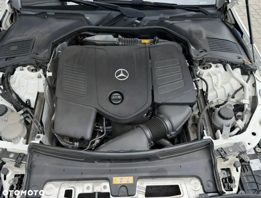 Mercedes-Benz Klasa C 180 mHEV AMG - 17