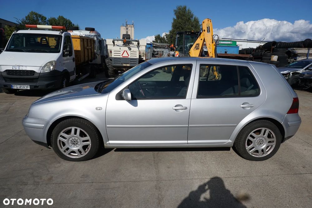 Volkswagen Golf - 2